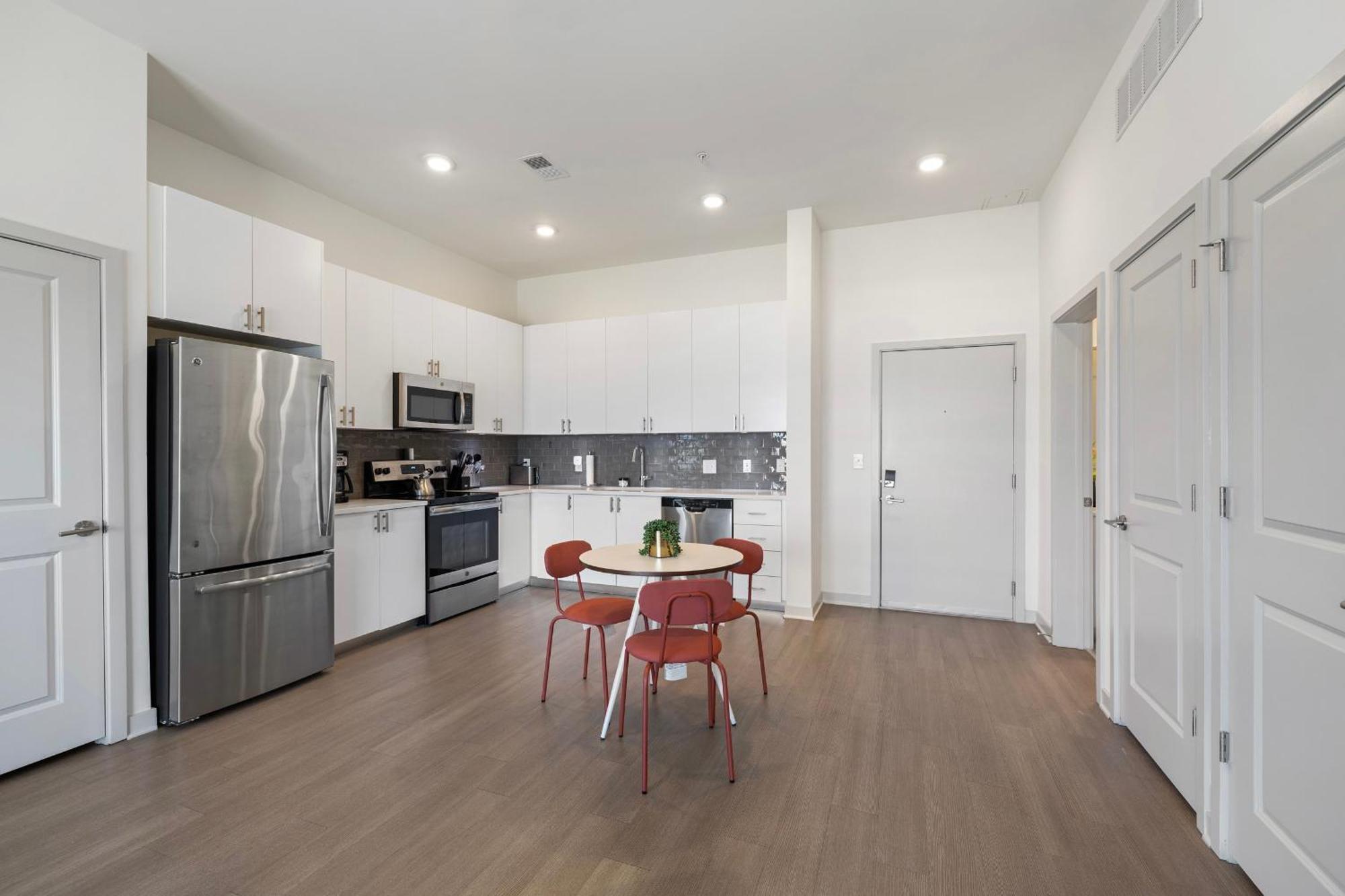 Modern Nulu 2br Cozysuites 06 * Louisville
