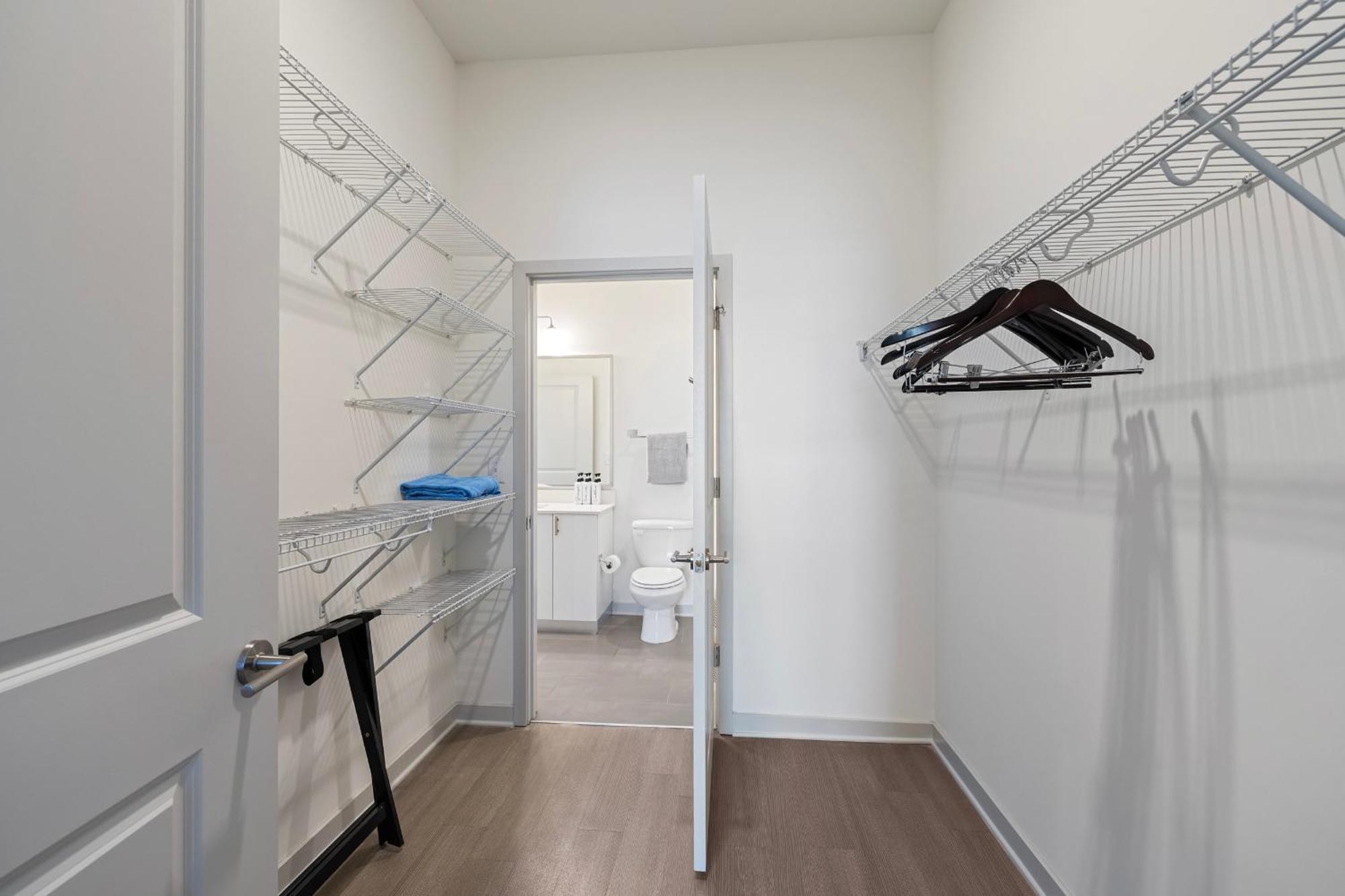 Modern Nulu 2br Cozysuites 06 *